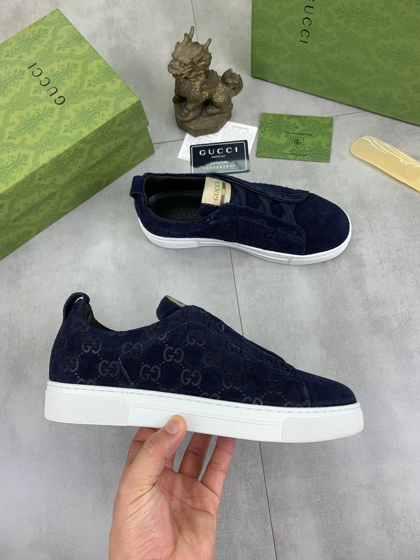 Men's shoes 💰P460💰[New model] (GUCCI) official website's latest 🎁🎁casual and fashionable men's shoes👟, hot style 💥 style is simple and elegant, exclusive for trendy men. Unique official website's latest brand double G elements Original 👑Gucci decoration, fashionable and generous, the fabric is original frosted calfskin✅Full imported sheepskin lining, the official website specifies wear-resistant, lightweight original rubber casual outsole, the classic model is taken in kind at the counter🎬38-44 3⃣️colors available